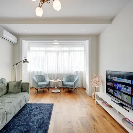 Vibrant Oasis In The Center Of The