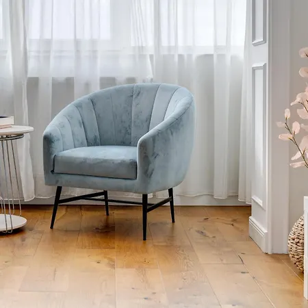 Vibrant Oasis In The Center Of The