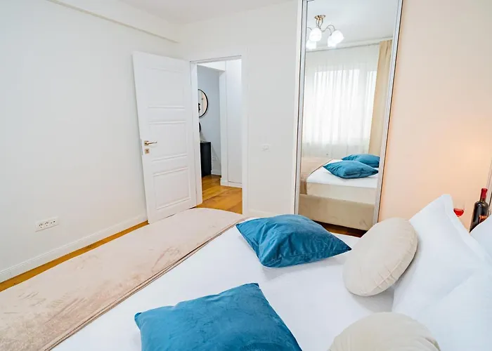 Vibrant Oasis In The Center Of The Apartman *