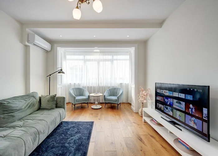 Vibrant Oasis In The Center Of The