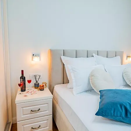 Vibrant Oasis In The Center Of The * Boekarest